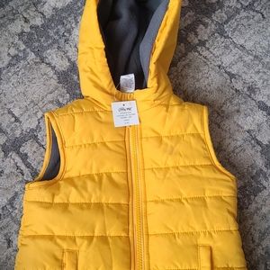 Kid's hooded vest